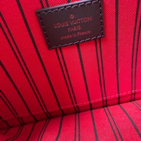 Louis Vuitton Damier Pouch - Picture 5 of 7